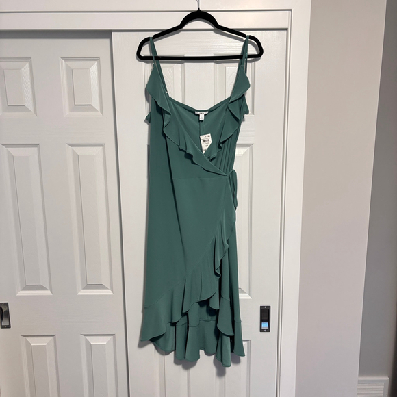 Bar III Women's Plus Size 2X Teal Ruffled Sleeveless Wrap Midi Dress NWT - Picture 5 of 7